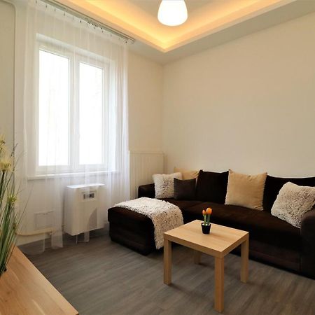Warm & Welcoming Home Near Margaret Bridge Budapeste Exterior foto